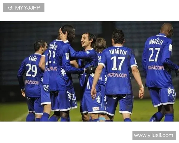 深圳极限运动队防守体系的战术分析与实战应用探讨